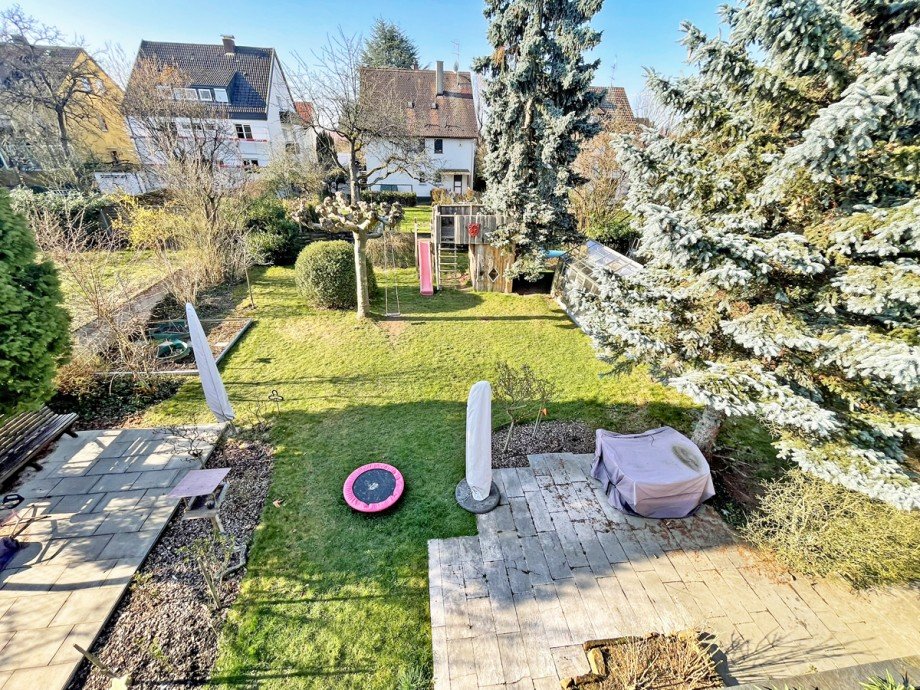 Blick vom Balkon in den Garten OG Mehrfamilienhaus Stuttgart