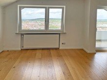 Schlafzimmer Eltern mit Balkon DG Tolle Aussicht(en) - Neuwertige XXL-Wohnung in unmittelbarer N�he des H�henparks Killesberg