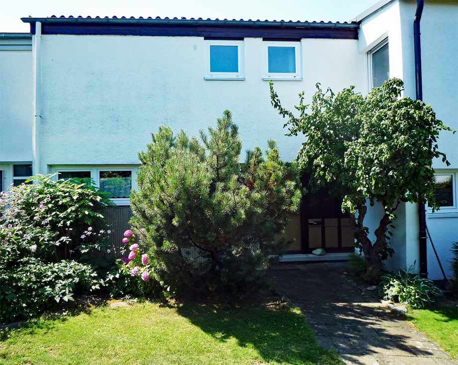 Hauausansicht Eingang Reihenmittelhaus Bietigheim-Bisingen