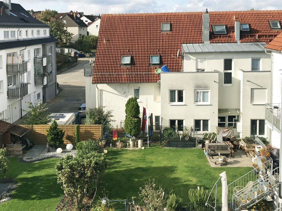 Blick nach unten vom Balkon Maisonettewohnung Neuhausen