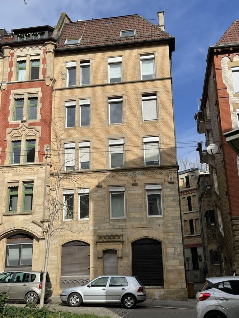 Hausansicht Stuttgart Mehrfamilienhaus Top-Lage im Stuttgarter Westen: Mehrfamilienhaus aus der Jahrhundertwende