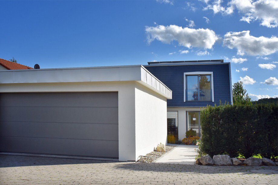 Doppelgarage mit weiteren Stellplatzm�glichkeiten Einfamilienhaus Ober-M�rlen