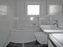 Tageslichtbad mit Eckbadewanne Sch�ne Aussicht(en)