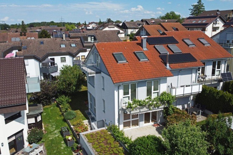Hausansicht Stuttgart Reihenendhaus Reiheneckhaus in Top-Zustand - Wohnen mit Komfort in gefragter Lage Plieningens