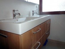 Ausschnitt Bad EG-Wohnung mit Kamin und Garten in ruhiger, zentraler Lage Heumadens