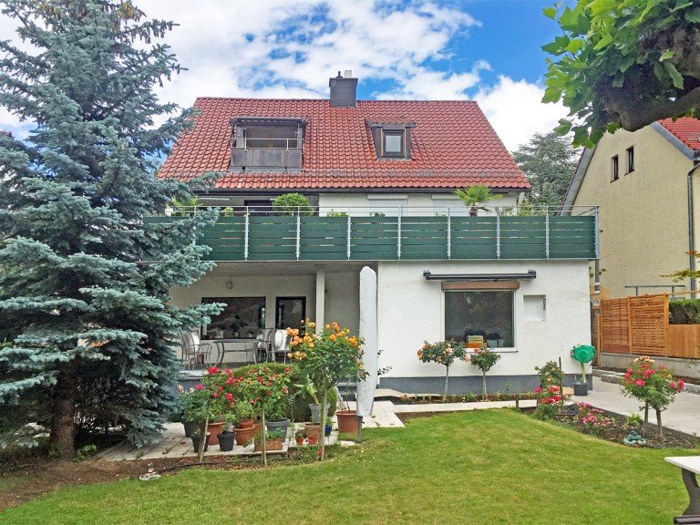 Hausansicht S�d Stuttgart Mehrfamilienhaus Charmantes Dreifamilienhaus in Sonnenberg -Top Lage mit S�dausrichtung