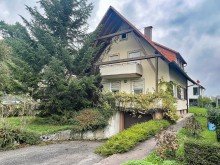Vorderansicht Haus Holzmaden - Einfamilienhaus mit sch�nem Grundst�ck in gefragter Lage