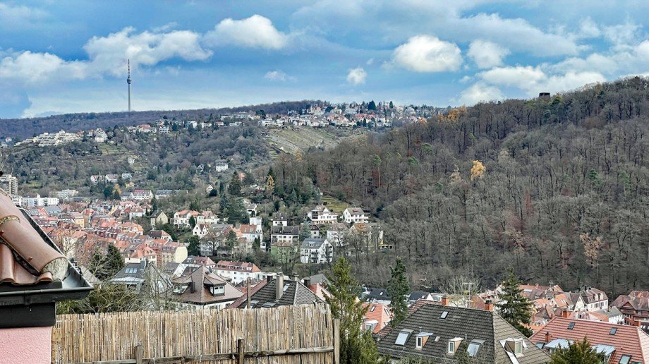 Blick aus dem K�chenfenster Dachgeschosswohnung Stuttgart