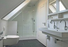 Badezimmer DG Neuwertige, energieeffiziente Maisonette-Wohnung in M�hringens M�rchensiedlung