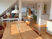 Blick vom Ess- in den Wohnbereich Neuwertige, energieeffiziente Maisonette-Wohnung in M�hringens M�rchensiedlung