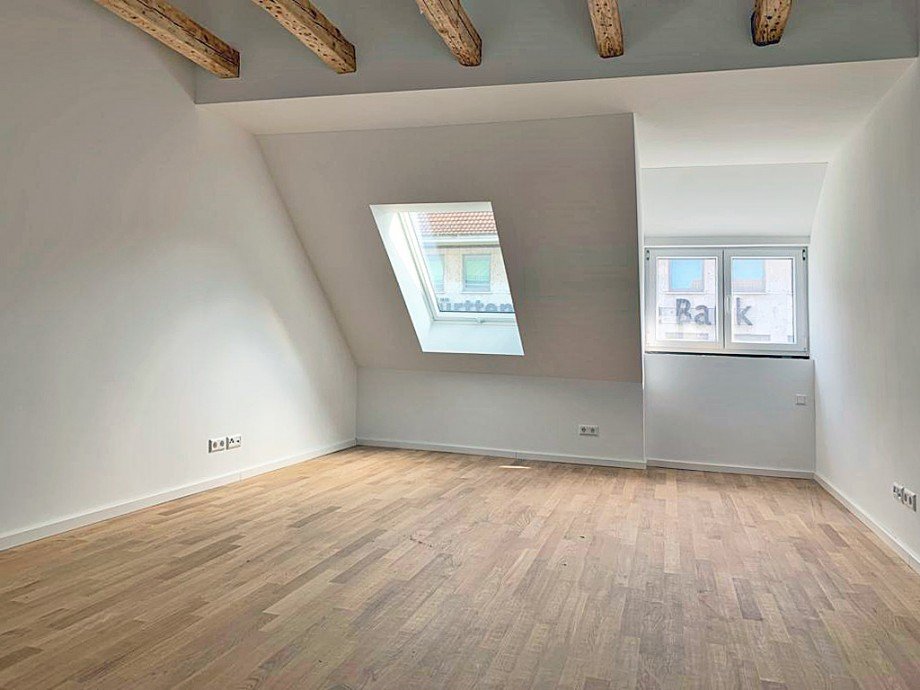 Blick in den-Wohn- und Essbereich Dachgeschosswohnung Heilbronn