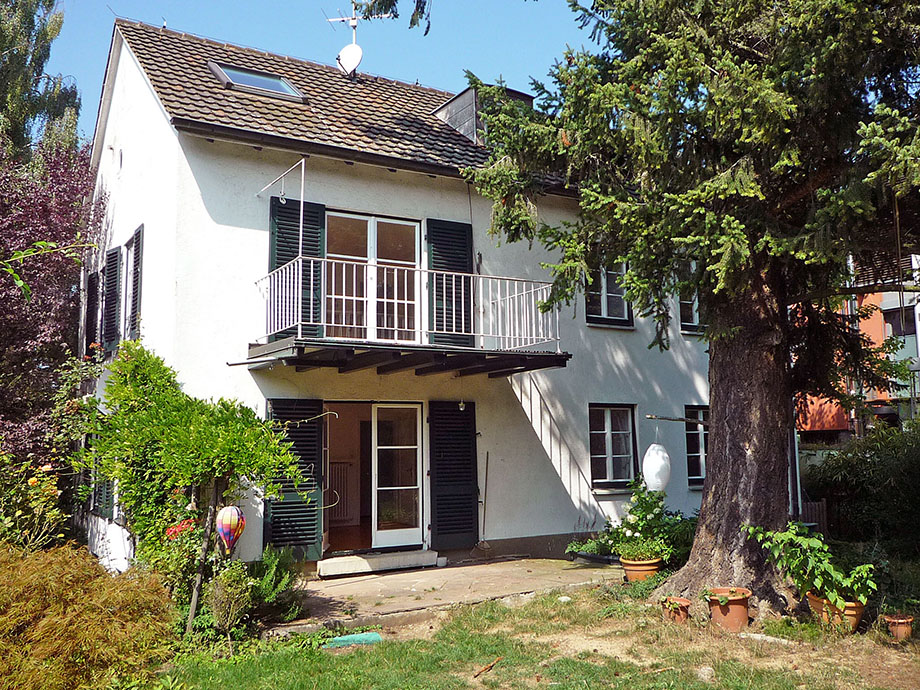 Hausansicht vom Garten Mehrfamilienhaus Stuttgart