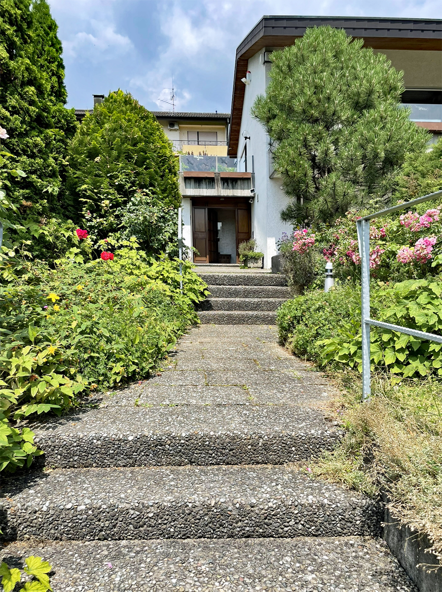 Fu�weg zum Haus Einfamilienhaus Kirchheim