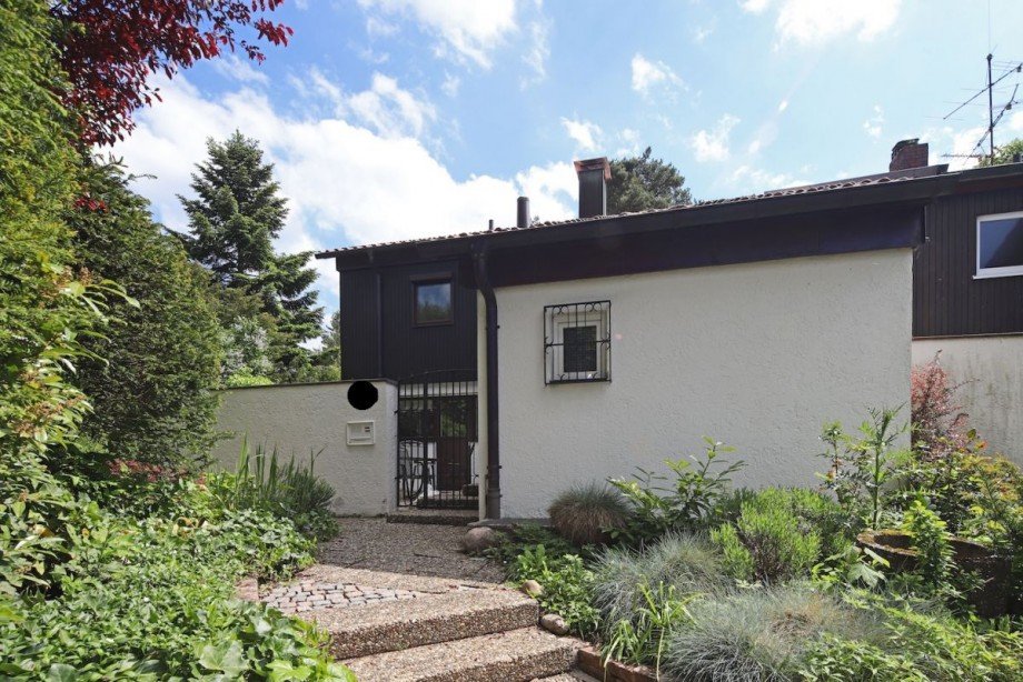 Zuweg zum Haus Doppelhaush�lfte B�blingen