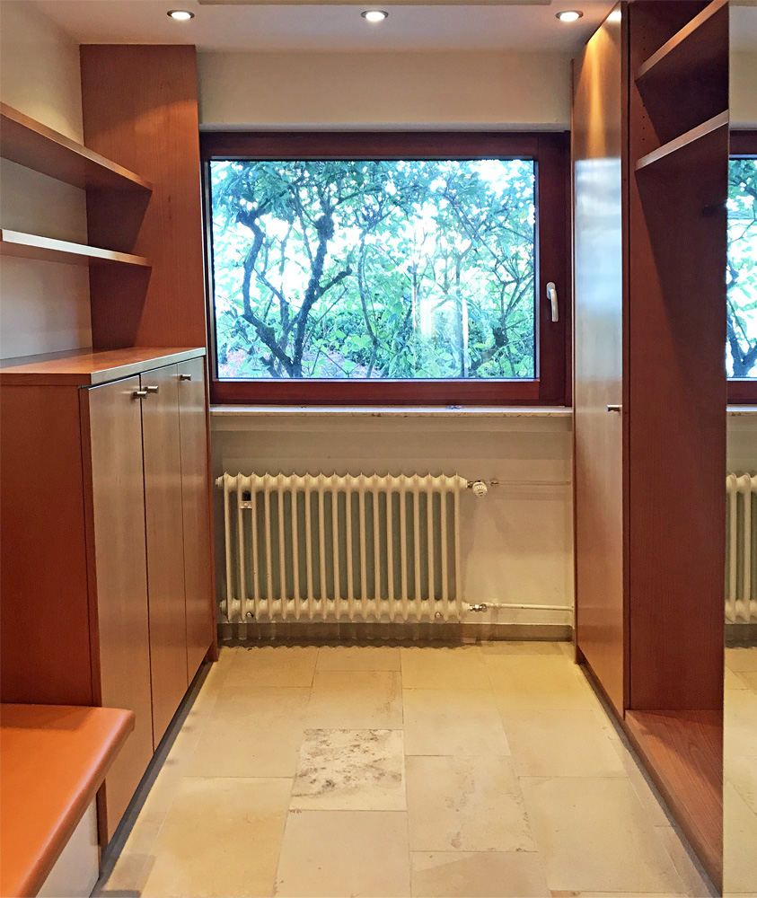 Garderobe mit Einbauschr�nken EG Reihenendhaus Ostfildern