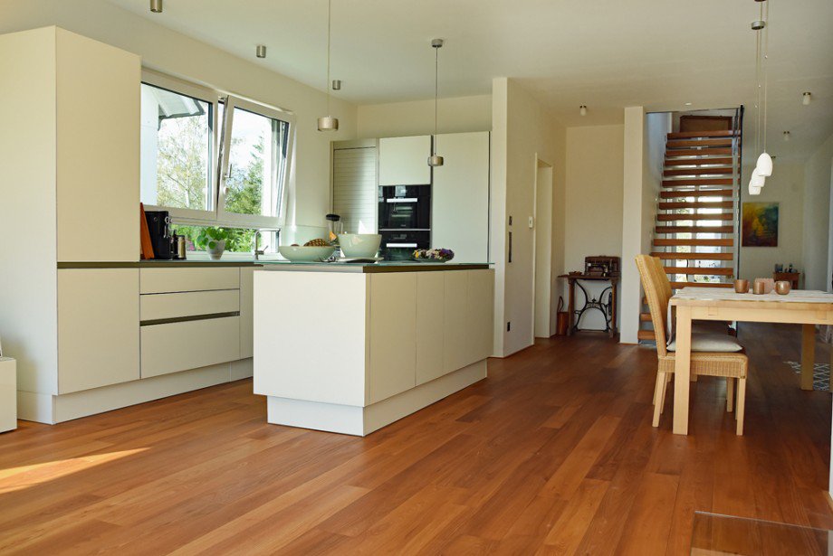 Essbereich mit K�che EG Einfamilienhaus Ober-M�rlen