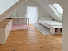 Kinderzimmer 01-DG Neuwertige, energieeffiziente Maisonette-Wohnung in M�hringens M�rchensiedlung