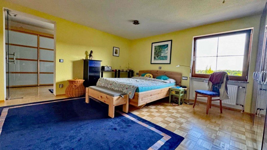 Schlafzimmer mit Zugang Ankleide Einfamilienhaus Alth�tte