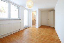 Einliegerzimmer UG mit separatem Eingang Neuwertiges Reiheneckhaus - Wohnen mit Komfort  in gefragter Lage Plieningens