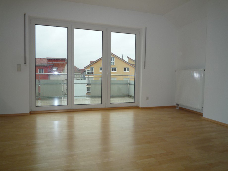  Dachgeschosswohnung �hringen