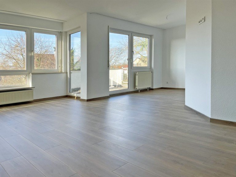 Wohn- und Essbereich Stuttgart Etagenwohnung Gro�z�gige neu renovierte 3 Zimmer-Wohnung - N�he Uni Hohenheim - Sackgasse