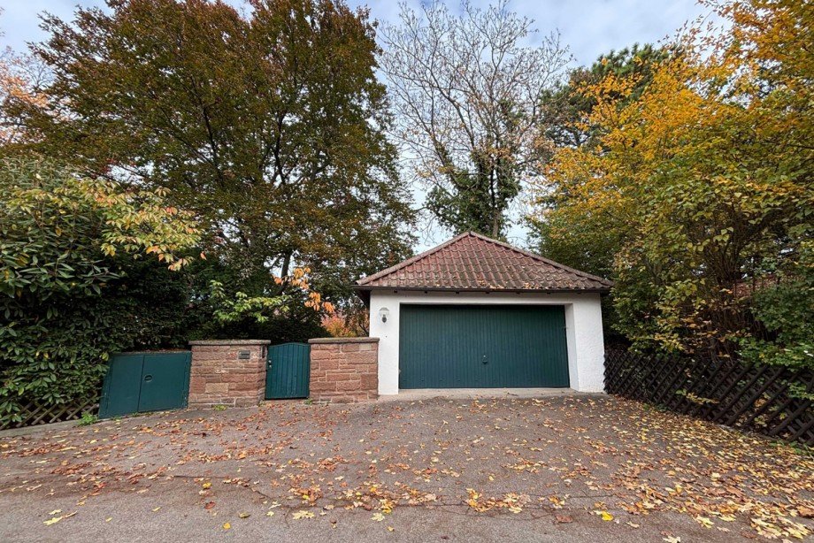 Garage und Zugang zum Haus Villa Stuttgart