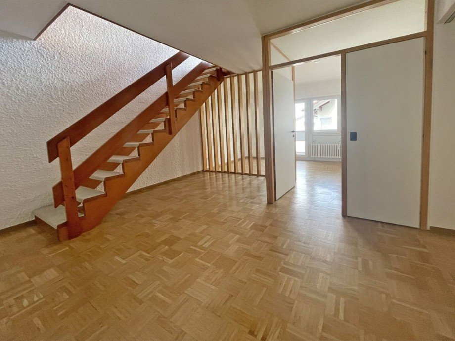 Blick vom Eingangsflur in das Arbeits- bzw. Kinderzimmer Maisonettewohnung Filderstadt