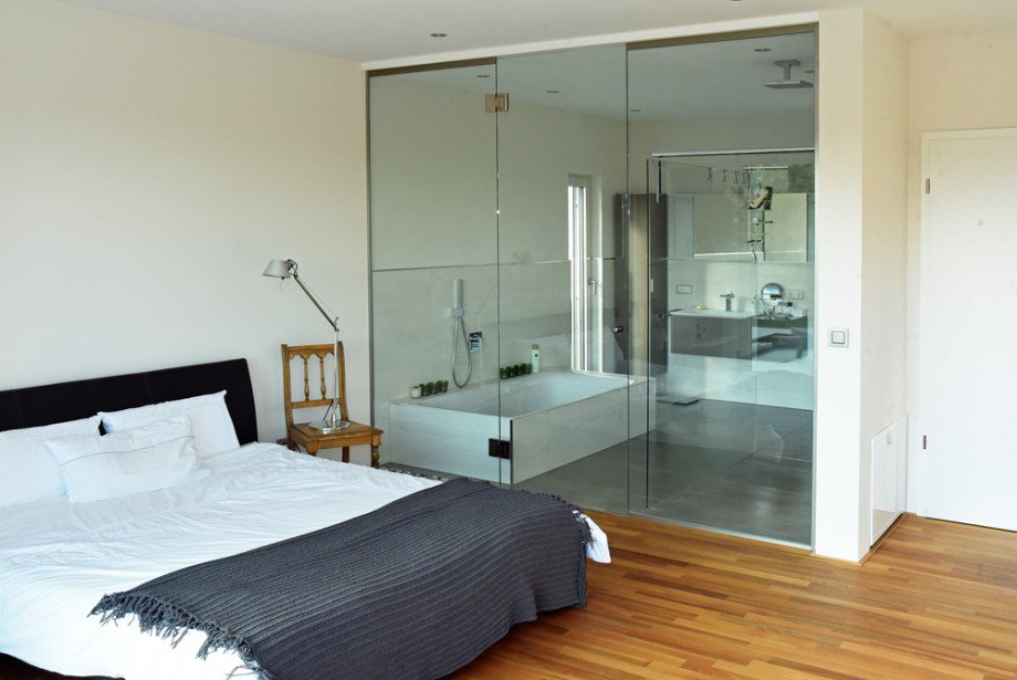 Schlafzimmer mit integriertem Badezimmer OG Einfamilienhaus Ober-M�rlen