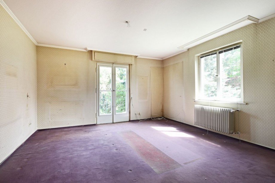 Schlafzimmer 3 mit kleinem Balkon im OG Einfamilienhaus Stuttgart