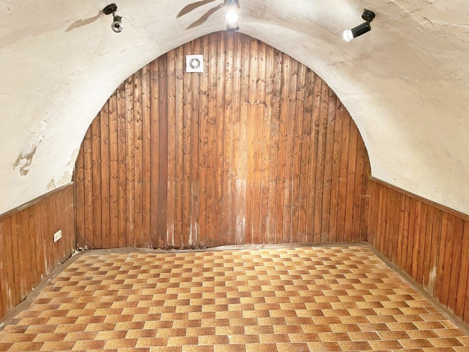 Gew�lbekeller im UG Zweifamilienhaus Stuttgart
