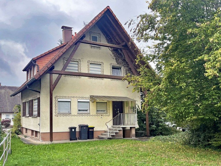R�ckansicht Haus Holzmaden Einfamilienhaus Holzmaden - Einfamilienhaus mit sch�nem Grundst�ck in gefragter Lage