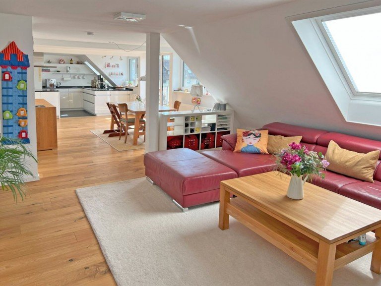 Blick vom Wohn- in den Essbereich Stuttgart Maisonettewohnung Neuwertige, energieeffiziente Maisonette-Wohnung in M�hringens M�rchensiedlung